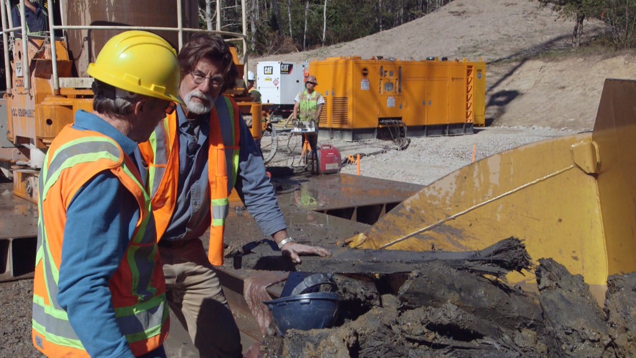 Watch The Curse of Oak Island Behind the Dig live or ondemand